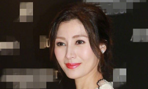 Hoa hậu Hong Kong đẹp nhất lịch sử khoe nhan sắc 'lão hoá ngược' ở tuổi 48