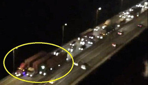 CSGT đề nghị cung cấp clip biển số 3 container cố tình dàn hàng ngang đi như rùa bò ở cao tốc trên cao để xử lý