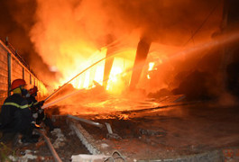 Nhờ Bộ Công an làm rõ nguyên nhân vụ cháy kho hàng tại khu công nghiệp ở Tiền Giang