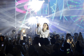 Du khách ùn ùn đổ về Sầm Sơn dịp nghỉ lễ 30/4 – 1/5