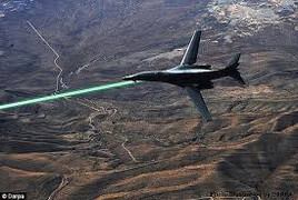 Mỹ bất bình khi phi công bị chiếu laser vào mắt từ căn cứ quân sự của Trung Quốc