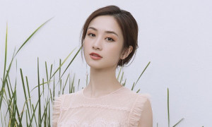 Jun Vũ 'Tháng năm rực rỡ' khoe nhan sắc quyến rũ khó rời mắt