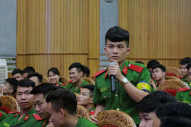 Buổi nói chuyện xúc động giữa sinh viên Cảnh sát và nạn nhân tai nạn giao thông