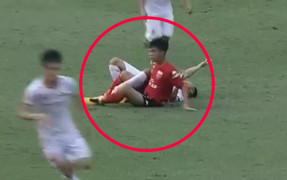 Video: Cầu thủ Viettel chấn thương kinh hoàng ở giải hạng Nhất