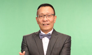 MC Lại Văn Sâm dẫn dắt gameshow trực tuyến đầu tiên tại Việt Nam