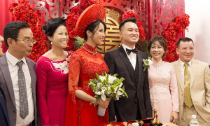 Hé lộ loạt ảnh trong lễ gia tiên của Diệp Lâm Anh và chồng thiếu gia