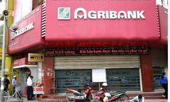 Cuộc 'đại chiến' tăng cước phí hàng loạt dịch vụ của nhà băng