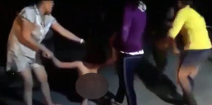 Tạm giữ hình sự 2 phụ nữ đánh ghen, lột quần áo ‘tình địch’ ở Hải Phòng