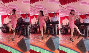 Clip: Nữ khách vừa nhảy lò cò, vừa hát cực sung trong đám cưới gây 'bão' mạng