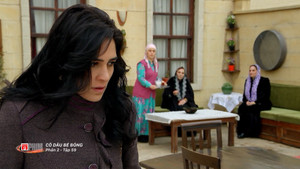 Cô dâu bé bỏng tập 57, 58: Leyla sảy thai, Melek bị đuổi ra khỏi nhà