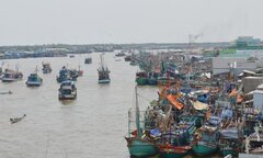 Tìm thấy thi thể ngư phủ ở Cà Mau rớt xuống biển khi đang câu mực
