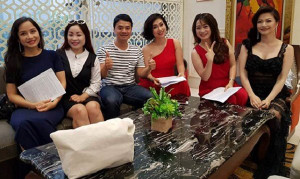 Dàn diễn viên 'Phía trước là bầu trời' hội ngộ sau khi phim gây bão