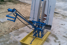 Lão nông Huế chế tạo máy cấy lúa không động cơ