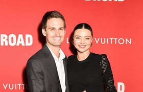 Thiên thần nội y Miranda Kerr sinh con trai cho chồng tỷ phú