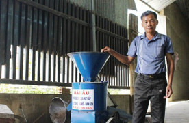 Máy bóc vỏ lụa, mày hạt bắp do nông dân chế tạo