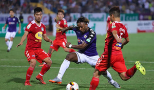 Trọng tài đuổi Thành Lương, HLV Chu Đình Nghiêm, CLB Hà Nội hoà kịch tính HAGL