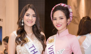 Diệu Linh diện áo dài nổi bật, khoe sắc bên dàn thí sinh ‘Nữ hoàng Du lịch Quốc tế 2018’