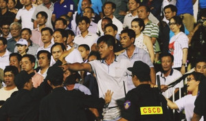 'Người lạ' va chạm với HLV Hà Nội: HAGL sẵn sàng chịu trách nhiệm