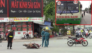 Sau va chạm, xe buýt kéo lê xe máy, cán qua người 2 thiếu nữ