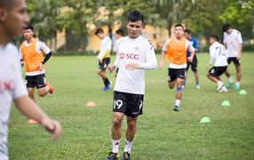 Ảnh: Quang Hải, Duy Mạnh tươi rói chuẩn bị đại chiến HAGL