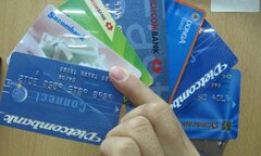 Người dùng thẻ ATM tại Việt Nam đang phải gánh các loại phí nào?