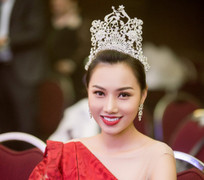 Giám khảo Hoàng Thu Thảo khẳng định không thiên vị Diệu Linh tại ‘Nữ hoàng Du lịch Quốc tế 2018’