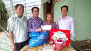 Eximbank thăm hỏi và tri ân đến các Mẹ Việt Nam anh hùng