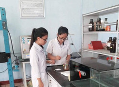 Túi ni lông tự phân hủy - sáng chế hữu ích của các em nhỏ