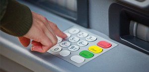 Người dùng làm gì để không bị mất tiền trong tài khoản ATM?