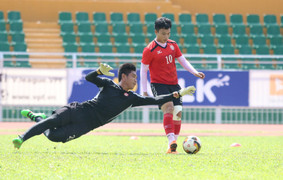 Em trai Phi Sơn 'nổ súng' ở giải hạng Nhì