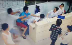 Clip nhạc chế 'Người nhà ơi' khiến hàng nghìn nhân viên y tế thổn thức