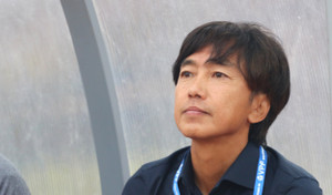 Treo thưởng lớn, thầy trò HLV Miura vẫn thảm bại trước SHB Đà Nẵng