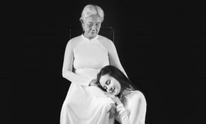 Mẹ lâm bệnh nặng, Vy Oanh suy sụp, mong mọi người cầu nguyện cho mẹ