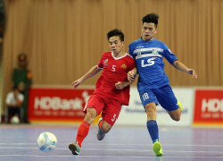 Đương kim vô địch Thái Sơn Nam bị 'đàn em' hạ choáng váng