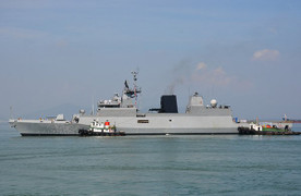 Những hình ảnh đầu tiên của tàu Hải quân Ấn Độ vừa cập cảng Đà Nẵng