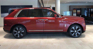 Hàng hiếm Rolls-Royce Cullinan được một đại lý tại Việt Nam rao bán 40 tỷ đồng