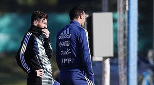 Messi và đồng đội tập trung, tuyển Argentina nhận ngay tin dữ