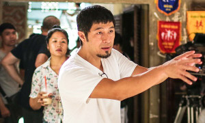 Charlie Nguyễn phải xin lỗi cả đoàn phim khi lần đầu làm dự án chuyển thể từ tiểu thuyết