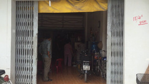 Cha mẹ ngất xỉu phát hiện con trai treo cổ chết ở nhà trọ