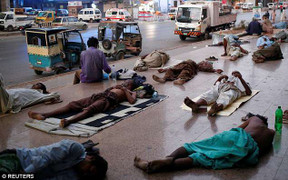 Nắng nóng cực độ khiến hàng chục người chết, nhà xác lo sợ quá tải