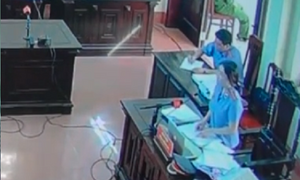 Xét xử bác sĩ Hoàng Công Lương: Nữ kiểm sát viên xinh đẹp xin lỗi luật sư và bị cáo