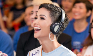 Hoa hậu H’Hen Niê chung tay giúp người nhiễm HIV/AIDS