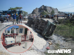 Lật tàu thảm khốc ở Thanh Hóa: Hai nhân viên gác barie đối diện mức án nào?