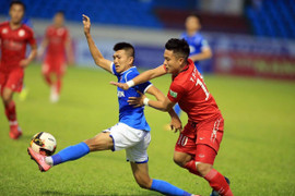 Video: Bàn thắng không được công nhận gây tranh cãi của Phi Sơn