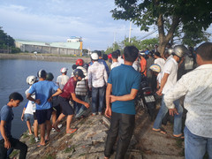 Tìm thấy thi thể người đàn ông lái xe ôm dưới hồ điều hoà