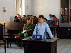 Nhậu say, người đàn ông giở trò đồi bại với bạn của con gái