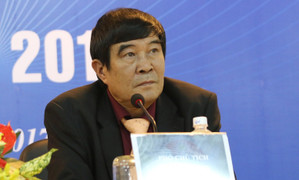 Phó Chủ tịch VFF Nguyễn Xuân Gụ nộp đơn từ chức