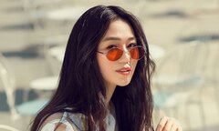 Xuống phố đón hè với trang phục thời thượng như Khánh My