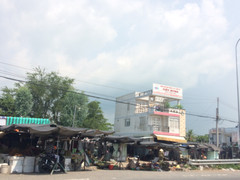 Vợ chủ tịch, chồng bí thư xã xây nhà 3 tầng không phép trên đất công