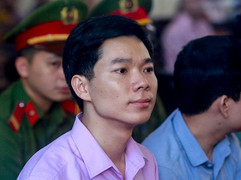 Clip: Bác sĩ Hoàng Công Lương nói gì sau 12 ngày xét xử?